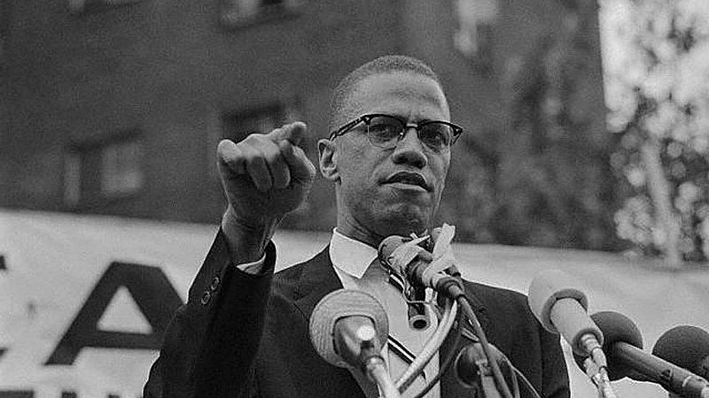 24 horas - En algún lugar del tiempo: Malcolm X - Escuchar ahora