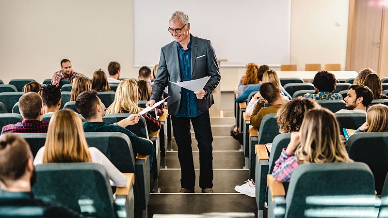 Boletines RNE - Los futuros profesores pasarán por un año de prácticas tuteladas - Escuchar ahora 