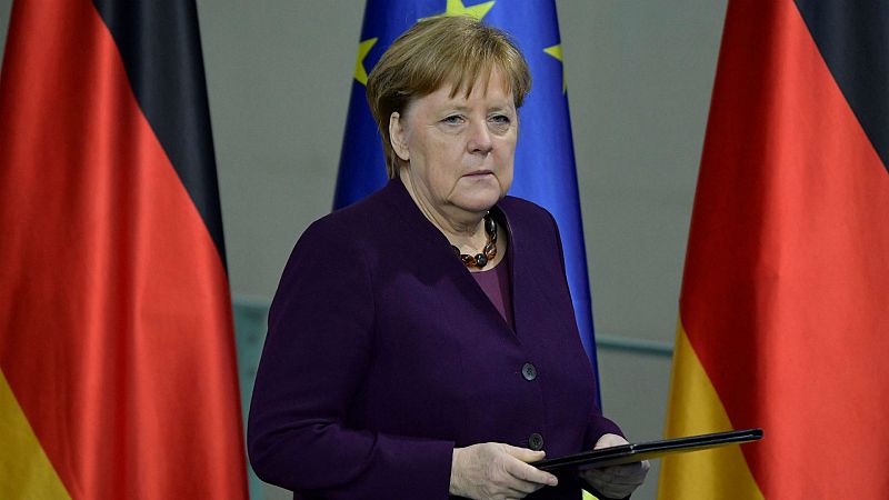 Boletines RNE - Ángela Merkel asegura que el racismo es veneno tras el ataque xenófobo de Hanau - Escuchar ahora 