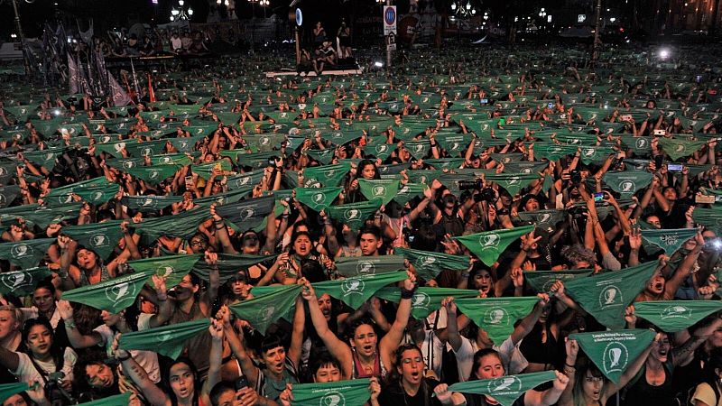 Las mañanas de RNE con Íñigo Alfonso - Onda Corta | El Pañuelazo Verde pide en Argentina legalizar el aborto - Escuchar ahora