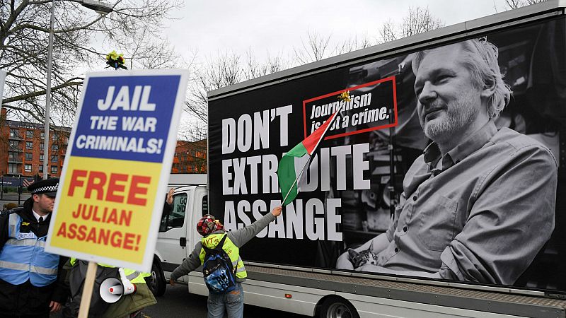 Boletines RNE - Comienza el juicio sobre la extradición de Assange a EE.UU.