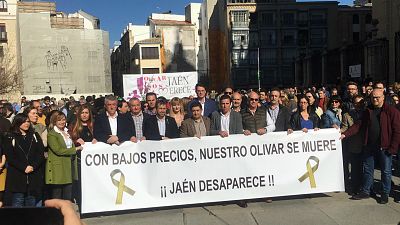 Boletines RNE - Los agricultores siguen con sus protestas, ahora en Ciudad Real y Jan - Escuchar ahora