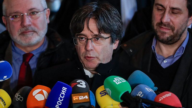 Boletines RNE - Francia rechaza un acto público de Puigdemont en Perpiñán - Escuchar ahora