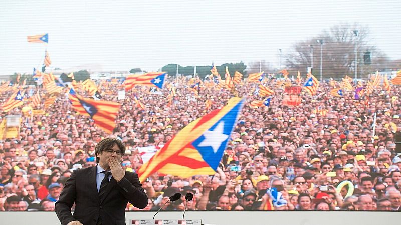 14 horas fin de semana - Acto multitudinario de Puigdemont en Perpiñán invitando a sostener un nuevo pulso con el Estado - Escuchar ahora
