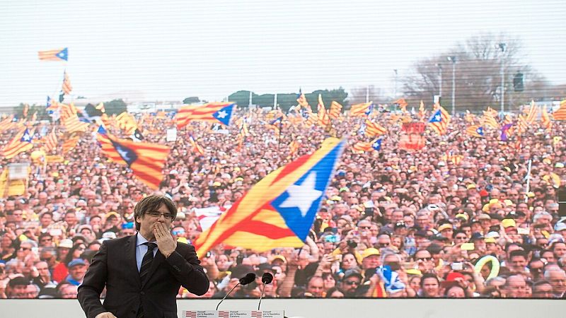 14 horas fin de semana - Acto multitudinario de Puigdemont en Perpiñán invitando a sostener un nuevo pulso con el Estado - Escuchar ahora