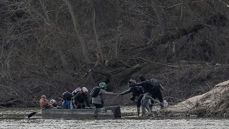24 horas fin de semana - 20 horas - Grecia bloquea sus fronteras ante la avalancha de refugiados procedentes de Turquía - Escuchar ahora