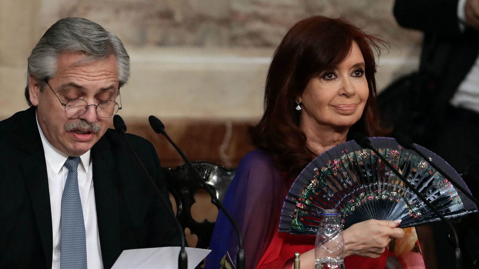 Las mañanas de RNE con Íñigo Alfonso - Alberto Fernández anuncia una ley para despenalizar el aborto en Argentina - Escuchar ahora
