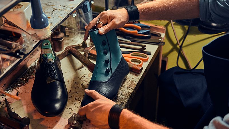 Boletines RNE - La Agencia Tributaria investiga el fraude fiscal en el sector del calzado - Escuchar ahora