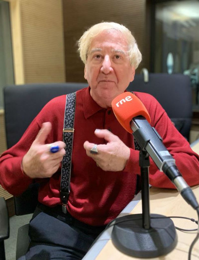  El ojo crítico - Luis Antonio de Villena, Galeones de poemas para pensar - Escuchar ahora