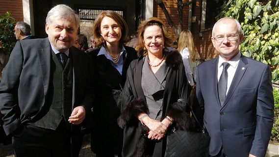 Hora América en Radio 5