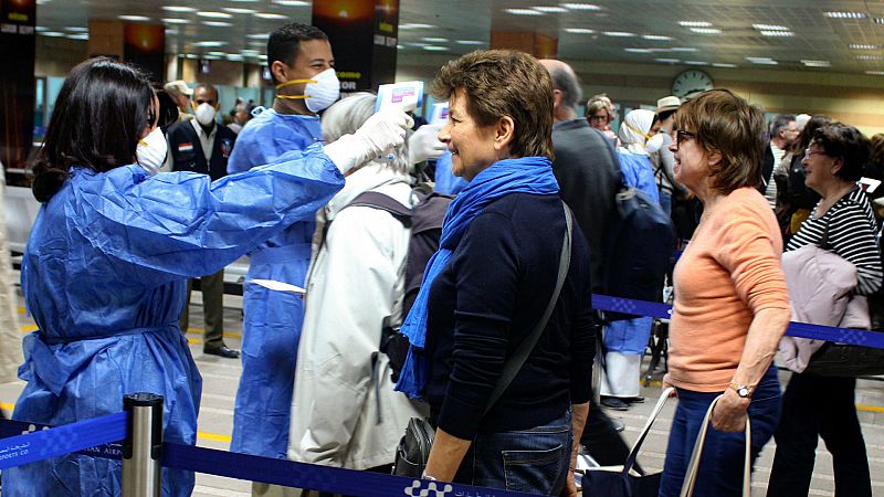 14 horas - Cientos de españoles confinados en hoteles y cruceros en Egipto por el coronavirus - Escuchar ahora
