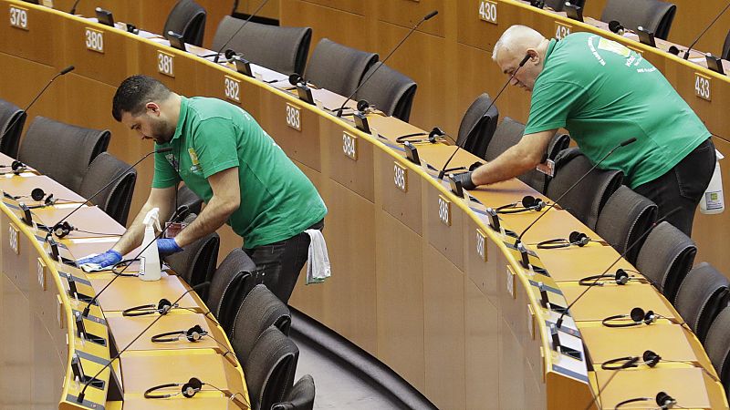  Boletines RNE - El coronavirus paraliza el Parlamento Europeo - Escuchar ahora