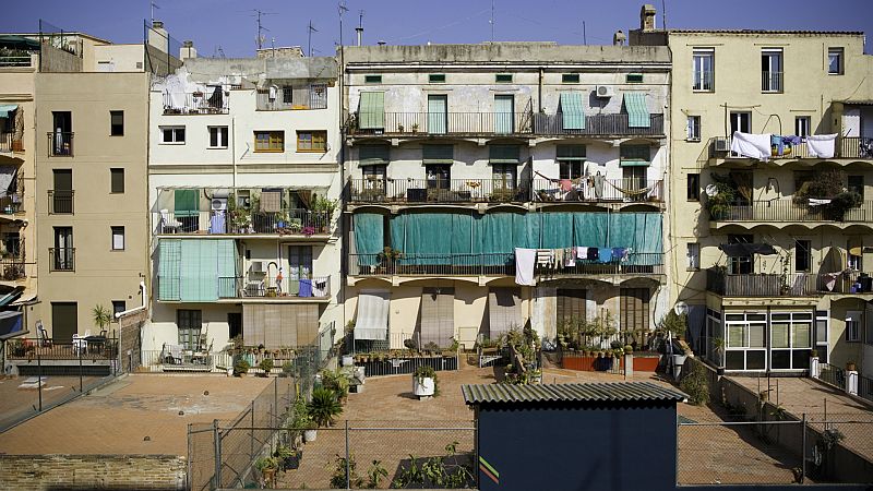 Boletines RNE - La desigualdad, una asignatura pendiente para España según la OCDE - Escuchar ahora