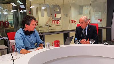  Las mañanas de RNE con Íñigo Alfonso - El Gobierno vasco estudia reincorporar médicos jubilados mientras dure la crisis - Escuchar ahora