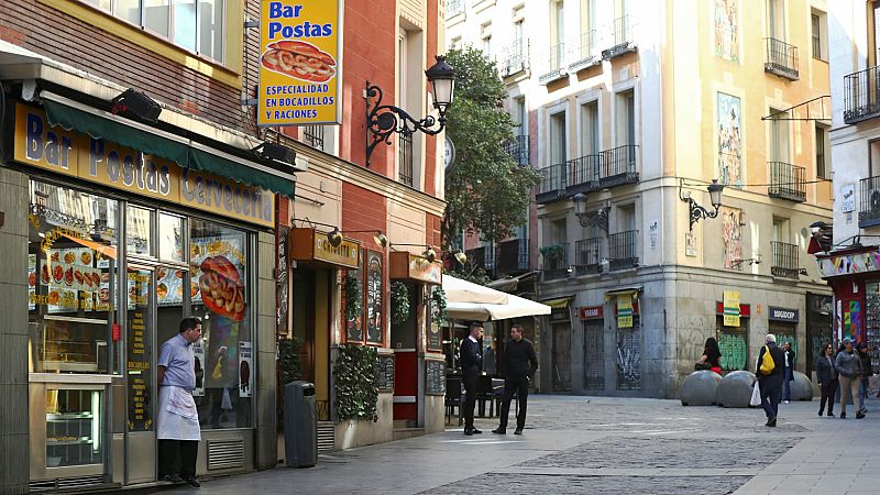 Informativo de Madrid - La Comunidad de Madrid decreta el cierre de bares, cafeterías y restaurantes - Escuchar ahora 