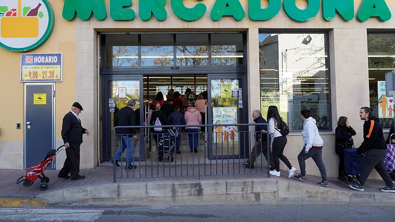 Boletines RNE - Planas asegura que no hay peligro de desabastecimiento en los supermercados - Escuchar ahora