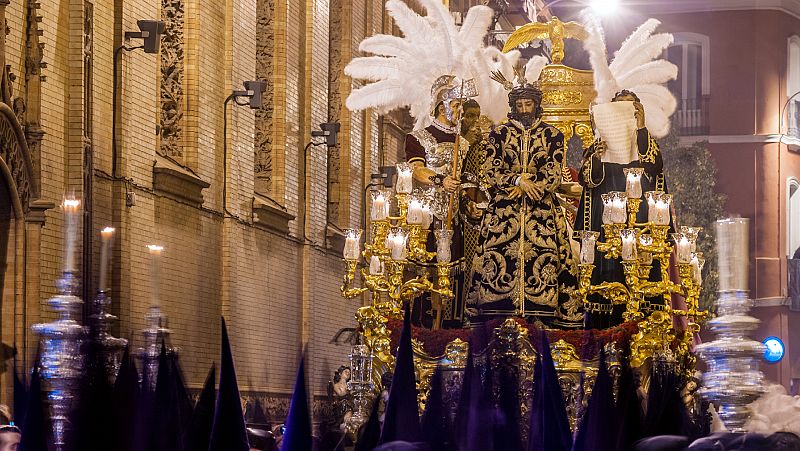 Boletines RNE - Sevilla cancela la Semana Santa por el coronavirus - Escuchar ahora