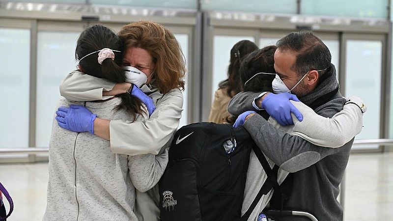 24 horas fin de semana - Cerca de 2000 turistas españoles regresan gracias a la coordinación de varios países - Escuchar ahora