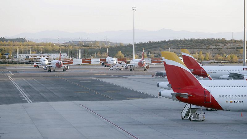 España a las 8 Fin de Semana - España recibe hoy más de 10.000 equipos de protección desde República Checa - Escuchar ahora