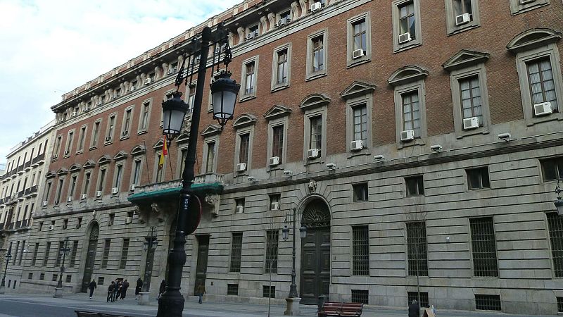  Boletines RNE - Hacienda devuelve desde este viernes las declaraciones de la Renta negativas - Escuchar ahora