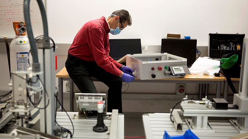 14 Horas - El material sanitario hecho por voluntarios debe estar homologado según parámetros de Sanidad - Escuchar ahora