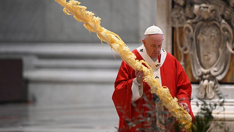 14 Horas Fin de Semana - El Papa celebra el Domingo de Ramos sin fieles desde el Vaticano - Escuchar ahora