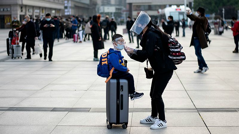 14 horas - Maletas en los aeropuertos y estaciones: Wuhan recupera la libertad - Escuchar ahora