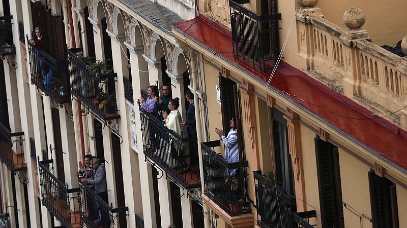 Las mañanas de RNE con Íñigo Alfonso - Metroscopia: El 70% de los españoles creen que la crisis sanitaria dará paso a un tiempo nuevo - Escuchar ahora