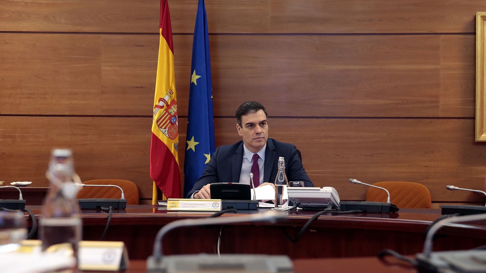 España a las 8 Fin de Semana - Sánchez prepara un gran pacto nacional con los líderes políticos, empresarios y sindicatos - Escuchar ahora