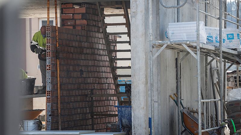 España a las 8 Fin de Semana - El sector de la construcción se reactiva a partir de mañana - Escuchar ahora