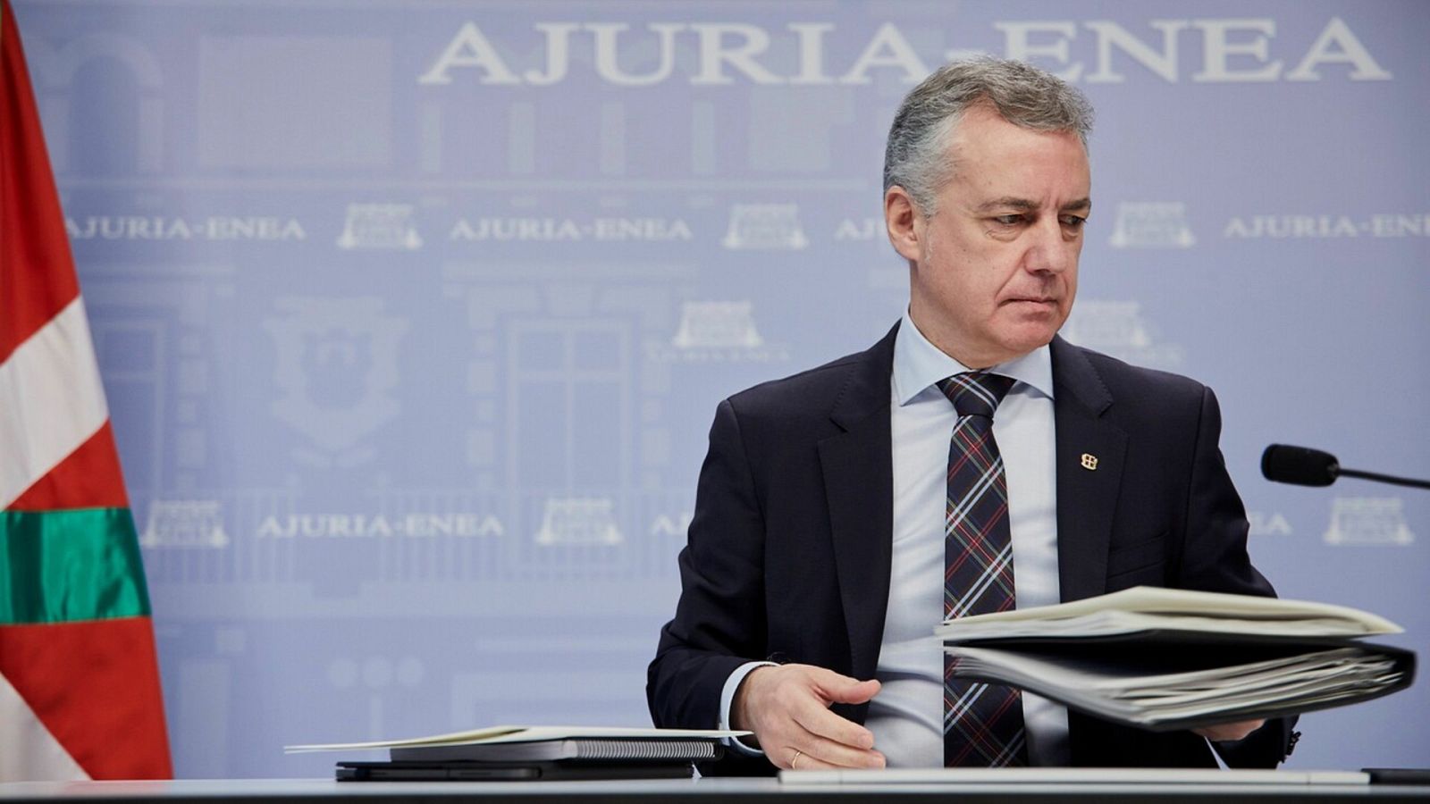 24 horas fin de semana - 20 horas - Los presidentes autonómicos del PP y los nacionalistas critican la descoordinación y la vuelta al trabajo - Escuchar ahora