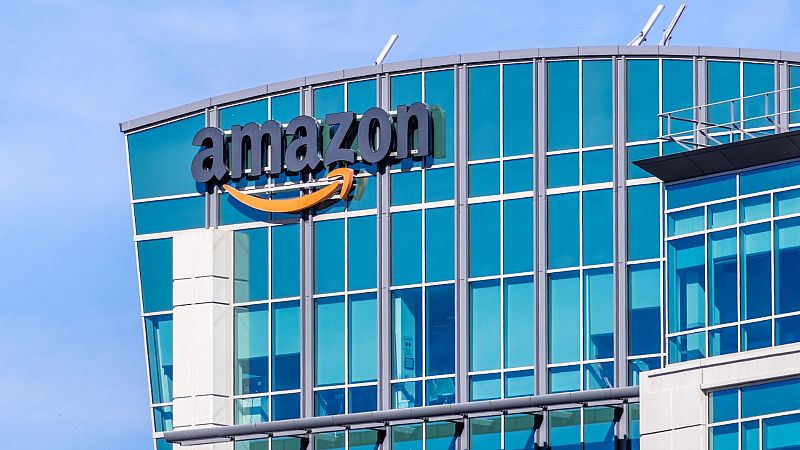 Boletines RNE - Un tribunal restringe la actividad de Amazon en Francia - Escuchar ahora