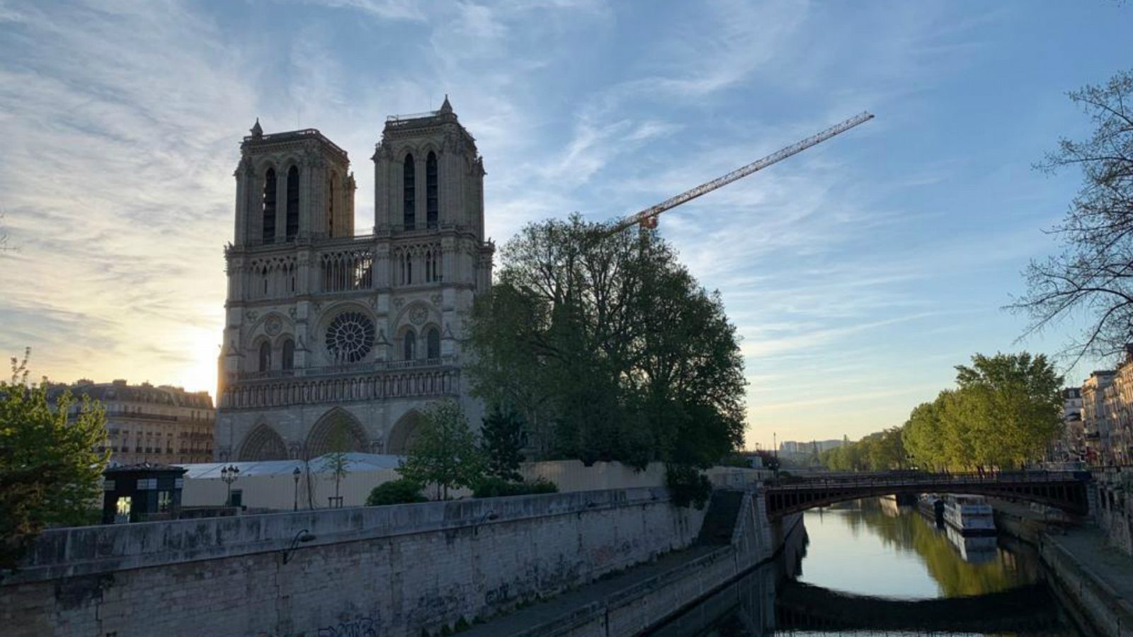 Las mañanas de RNE con Íñigo Alfonso - La reconstrucción de Notre Dame, sin avances un año después del incendio - Escuchar ahora