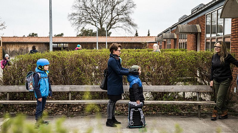 14 horas - Dinamarca abre los colegios con muchas precauciones - Escuchar ahora