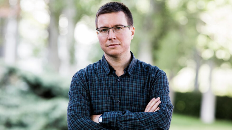  24 horas - Miguel Pita: "Los virus son como un par de moléculas que se han vuelto locas" - Escuchar ahora 