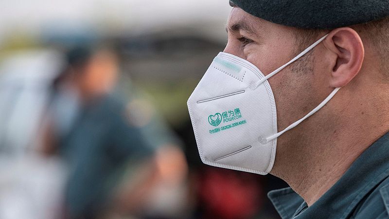 España a las 8 Fin de Semana - El Gobierno retira un lote de mascarillas defectuosas repartidas a las C.C.A.A. - Escuchar ahora