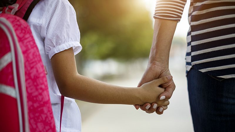 14 horas - Los pediatras recomiendan fijar a los niños reglas claras y dar sensación de normalidad - Escuchar ahora