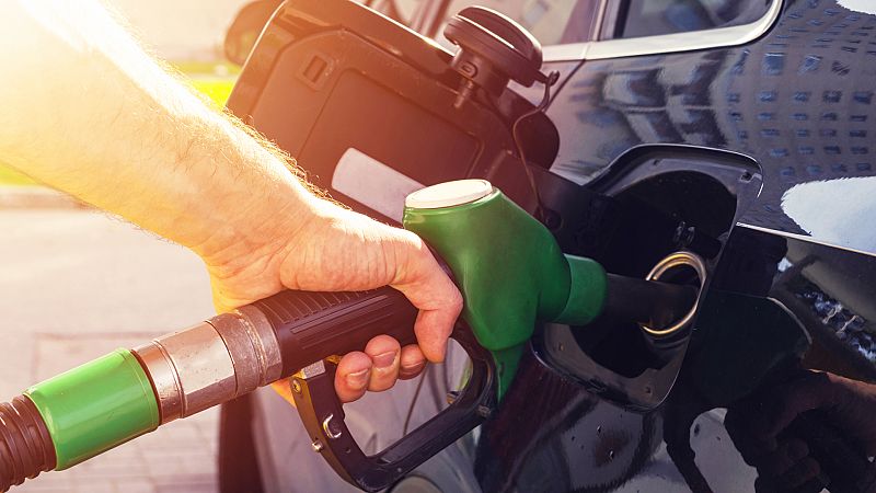 Boletines RNE - El precio de los carburantes continúa bajando - Escuchar ahora
