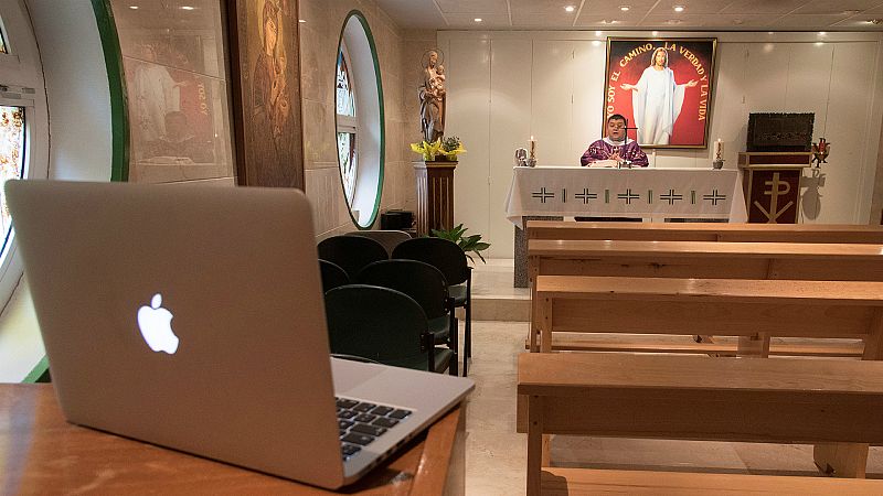 14 horas - Ser capellán en un hospital: rezar con el traje de protección y a dos metros del paciente - Escuchar ahora