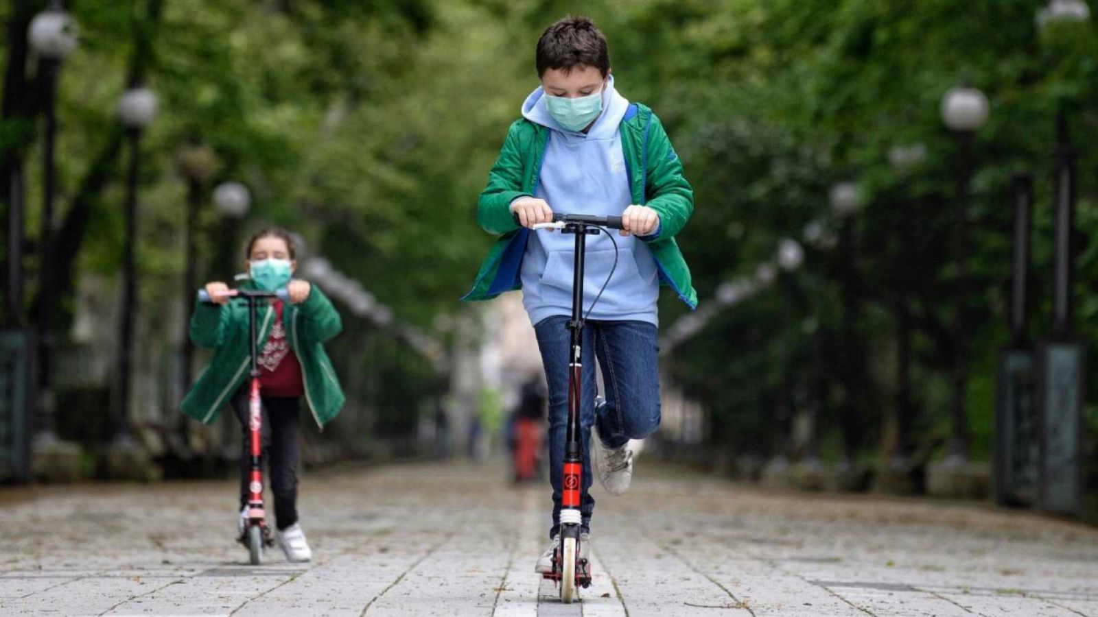 Boletines RNE - Los pediatras, sobre una extraña patología que afecta a los niños: "Es muy poco frecuente y no se sabe si tiene relación con la covid-19" - Escuchar ahora
