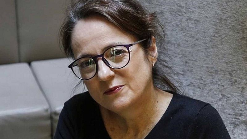  El ojo crítico - 'pequeñas mujeres rojas', una novela negra de Marta Sanz - Escuchar ahora