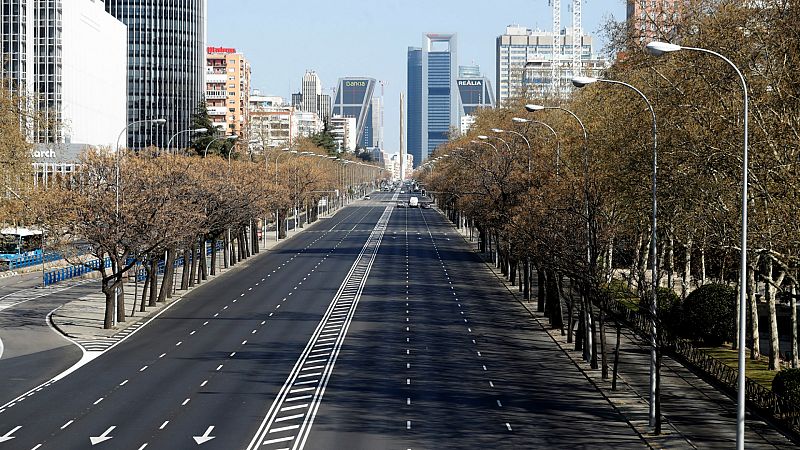 Boletines RNE - La economía española sufre su mayor desplome trimestral con una caída del 5,2% entre enero y marzo - Escuchar ahora