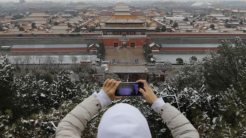  14 horas - Pekín rebaja su nivel de riesgo y reabre la Ciudad Prohibida - Escuchar ahora