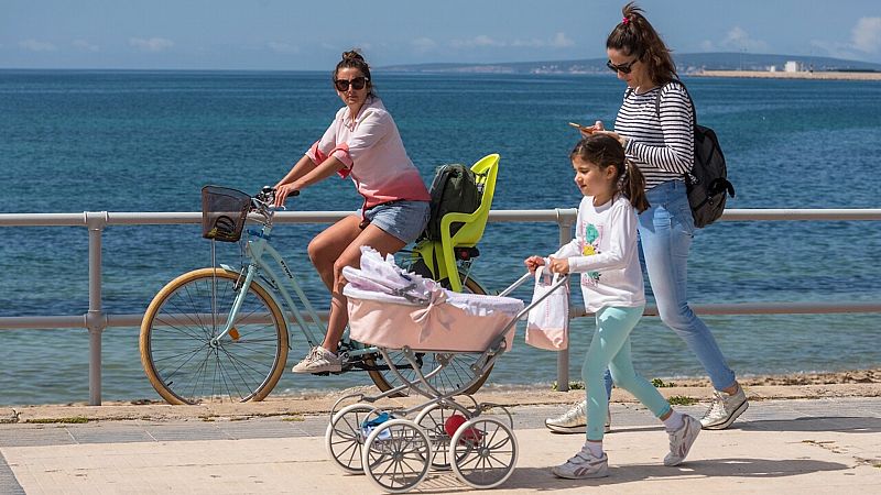 24 hora fin de semana - 20 horas - Reuniones de hasta diez personas  entre amigos y familiares en la primera fase de desconfinamiento - Escuchar ahora