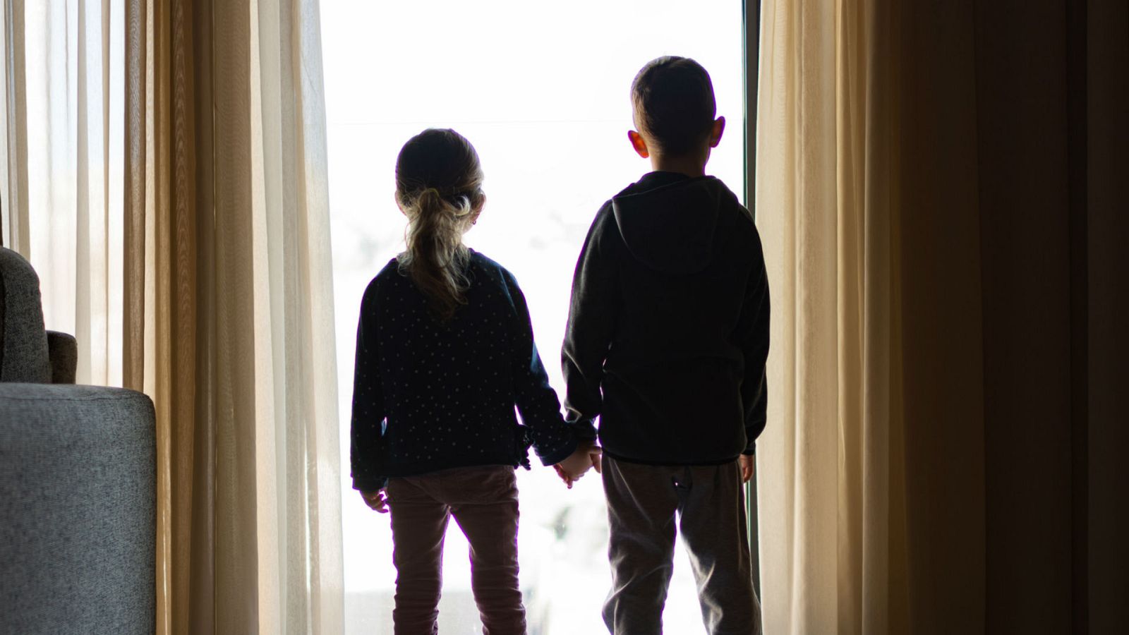  14 horas - Aumenta la violencia en el hogar contra los niños en el confinamiento - Escuchar ahora