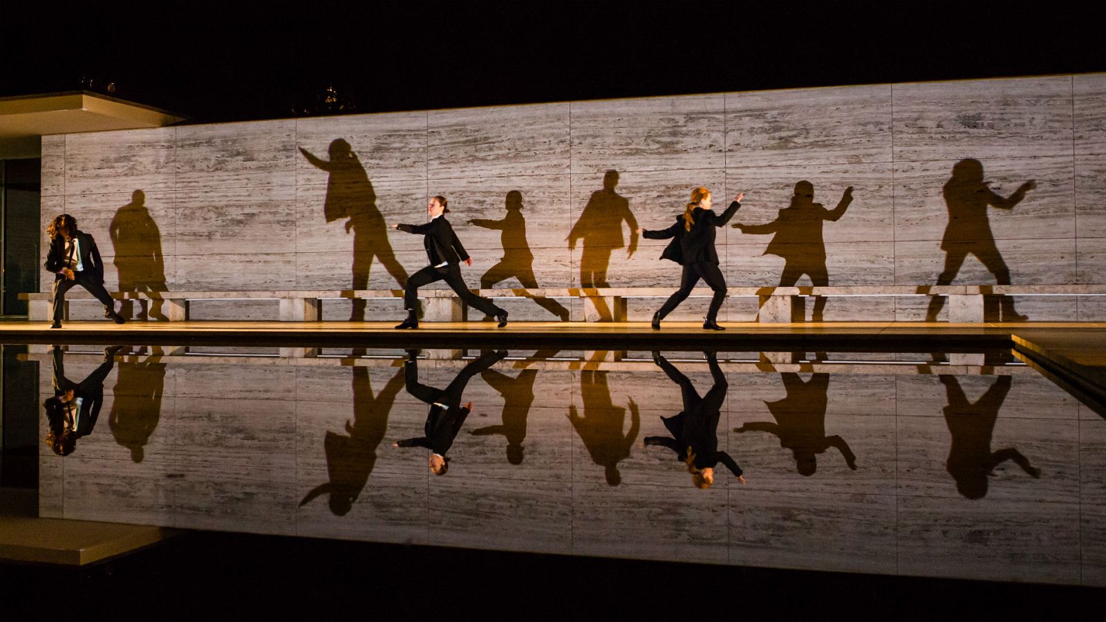 A compás - Danza y arquitectura. Toni Mira - 07/05/20 - escuchar ahora