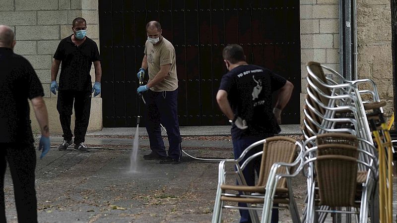España a las 8 Fin de Semana - Reducción de impuestos o ampliación de terrazas: las medidas de los ayuntamientos para ayudar a los hosteleros - Escuchar ahora