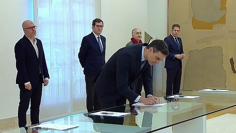 14 horas - El Gobierno firma con los agentes sociales la prórroga de los ERTE hasta el 30 de junio - Escuchar ahora