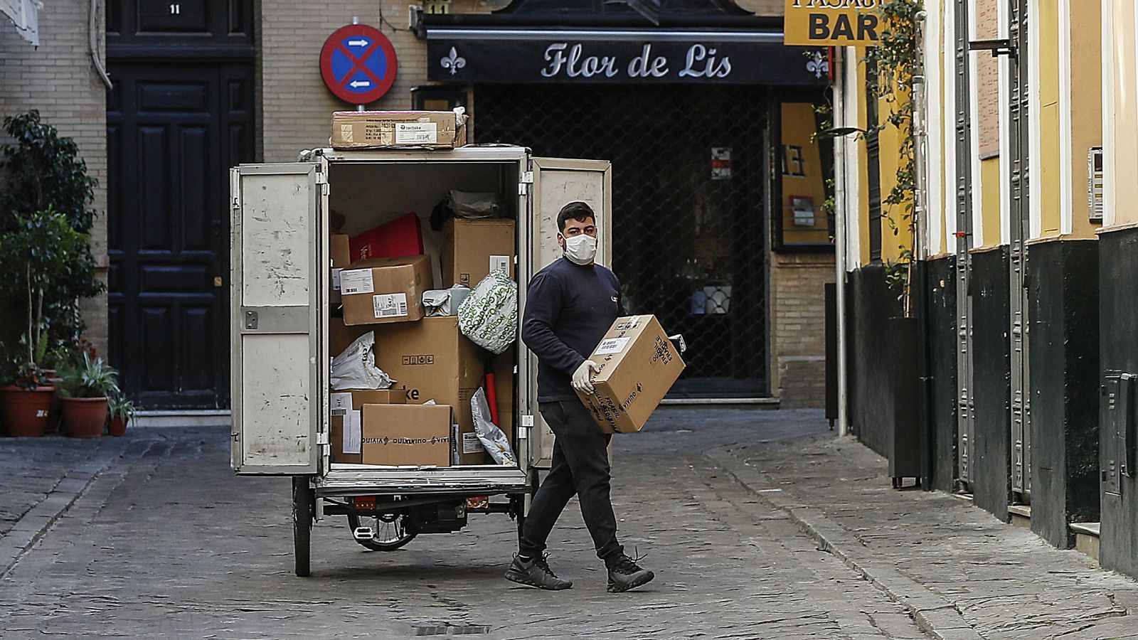 14 horas - El nuevo mercado laboral: más repartidores, sanitarios y trabajadores de supermercados - Escuchar ahora
