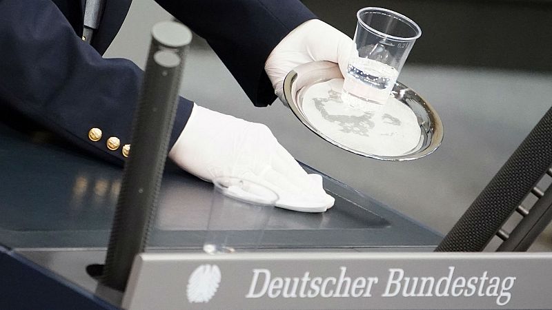  Boletines RNE - El PIB de Alemania se contrae un 2,2% en el primer trimestre - Escuchar ahora